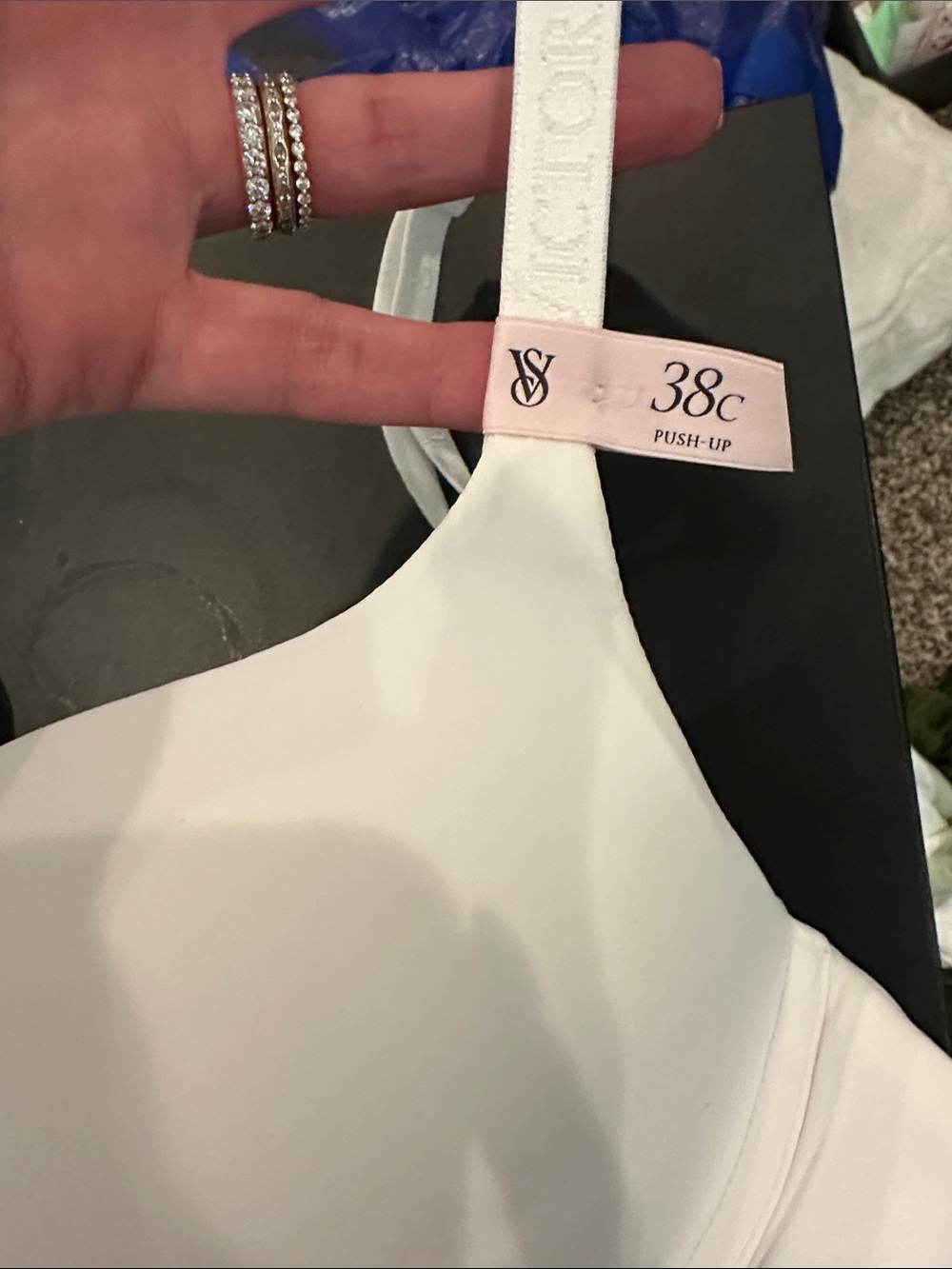 Victoria’s Secret 38C Push Up Bra White - Picture 2 of 5